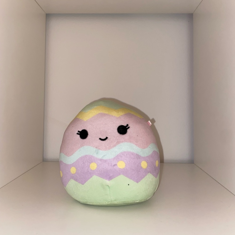 5” edie the easter egg squishmallow